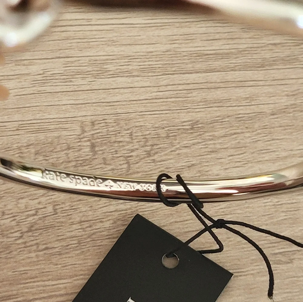 Kate Spade‎ New York Sailor's Knot Hinge Bracelet New Silvertone - Picture 6 of 6